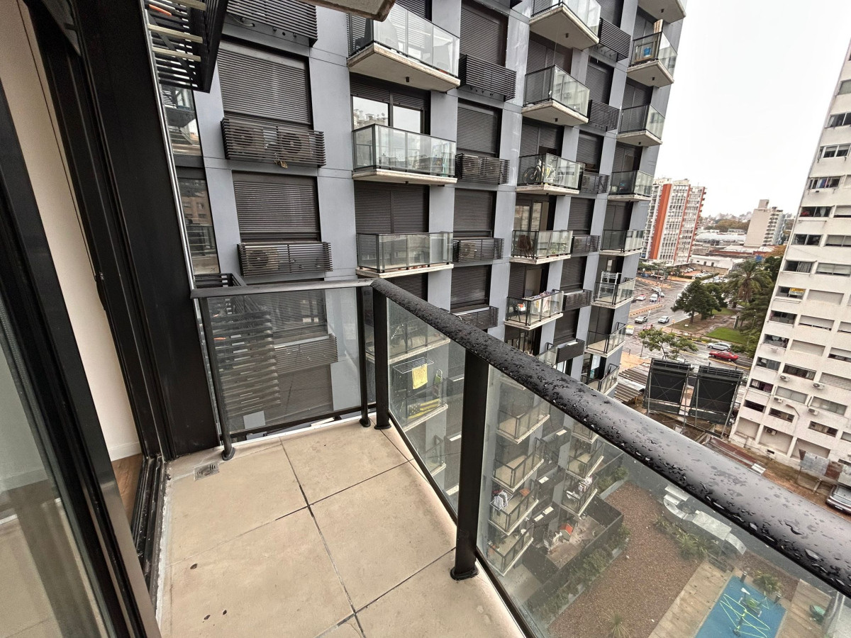 Apartamento ID.4699 - Alquiler Apartamento 2 Dormitorios Centro con Balcón
