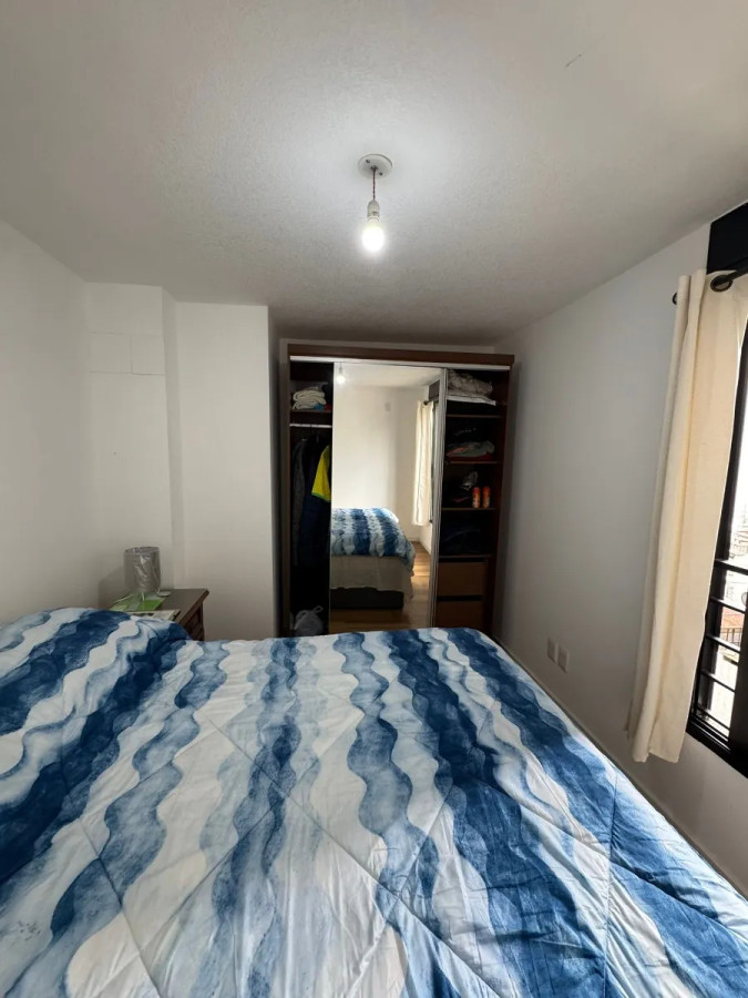 Apartamento ID.4700 - Alquiler Apartamento 2 Dormitorios Centro con cochera  