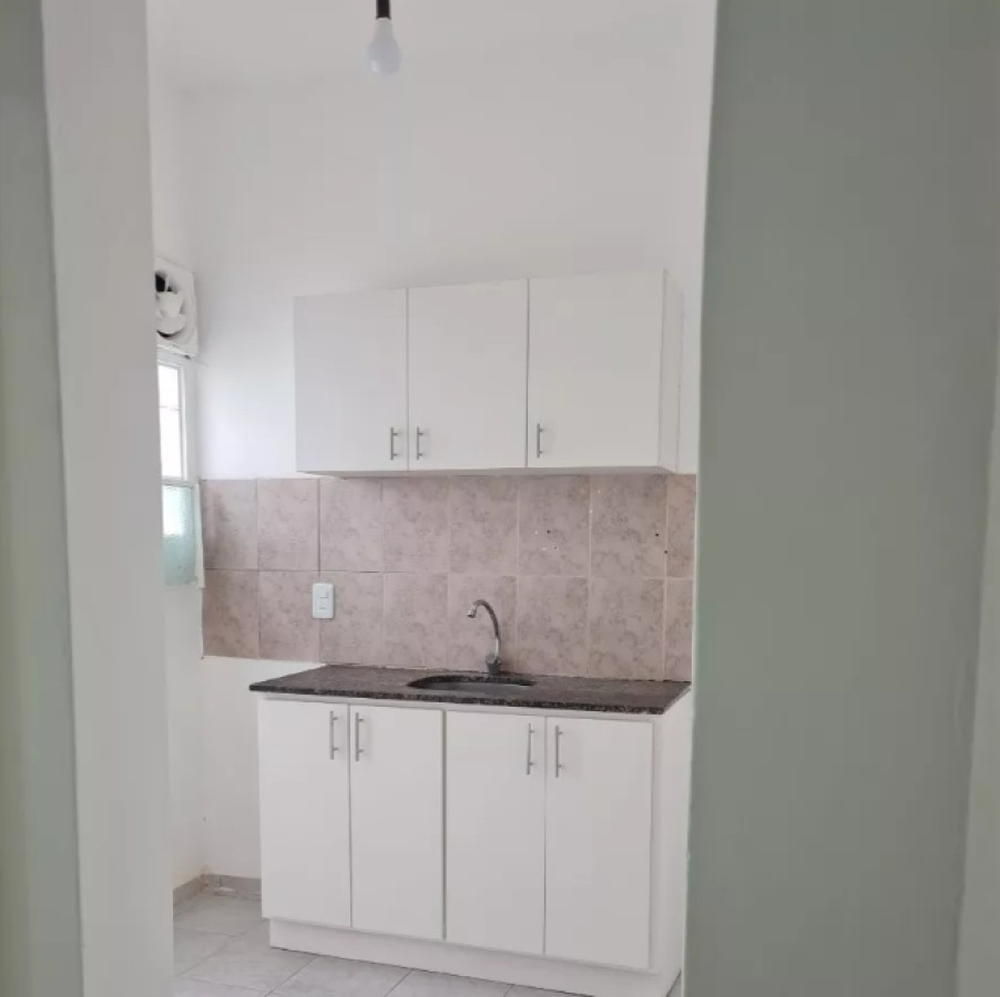 Apartamento ID.3245 - Alquiler Apartamento 2 Dormitorios Barrio Sur con Patio