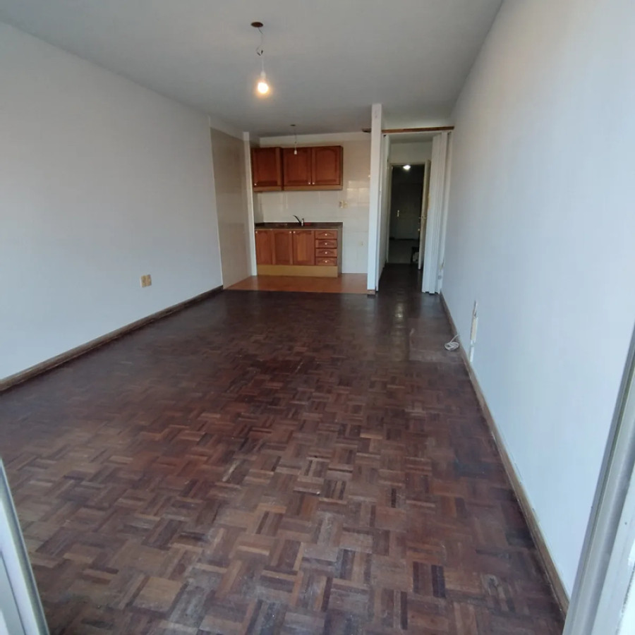 Apartamento ID.5217 - Alquiler Apartamento Monoambiente Pocitos con Patio