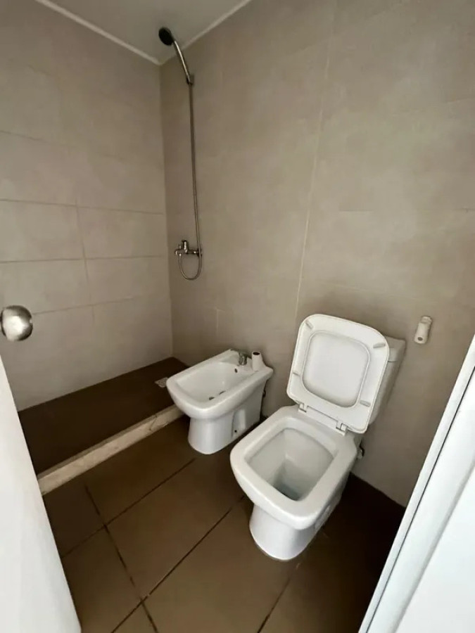 Apartamento ID.6617 - Venta con Renta Apartamento 2 Dormitorios Brazo Oriental