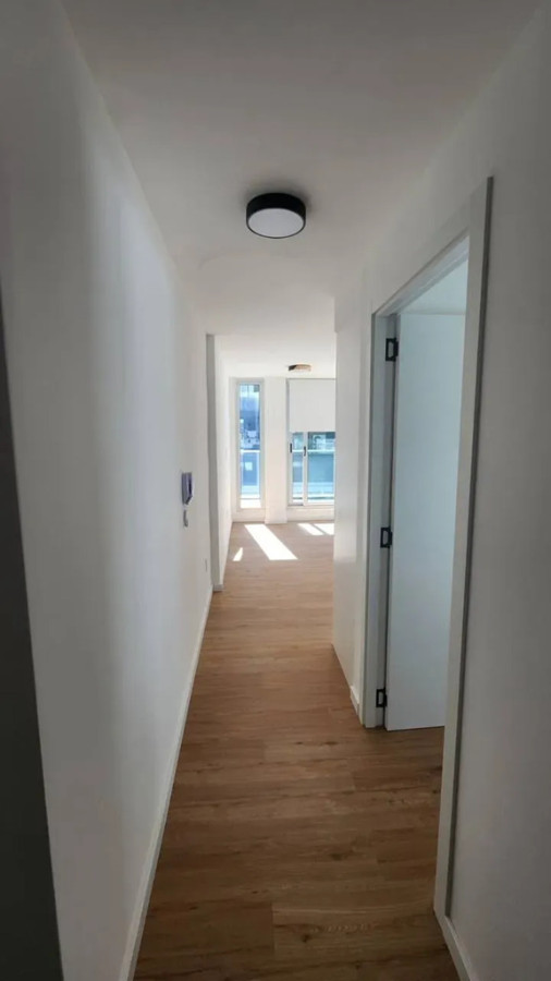 Apartamento ID.6331 - Alquiler Apartamento 2 Dormitorios Centro Balcon y Garaje