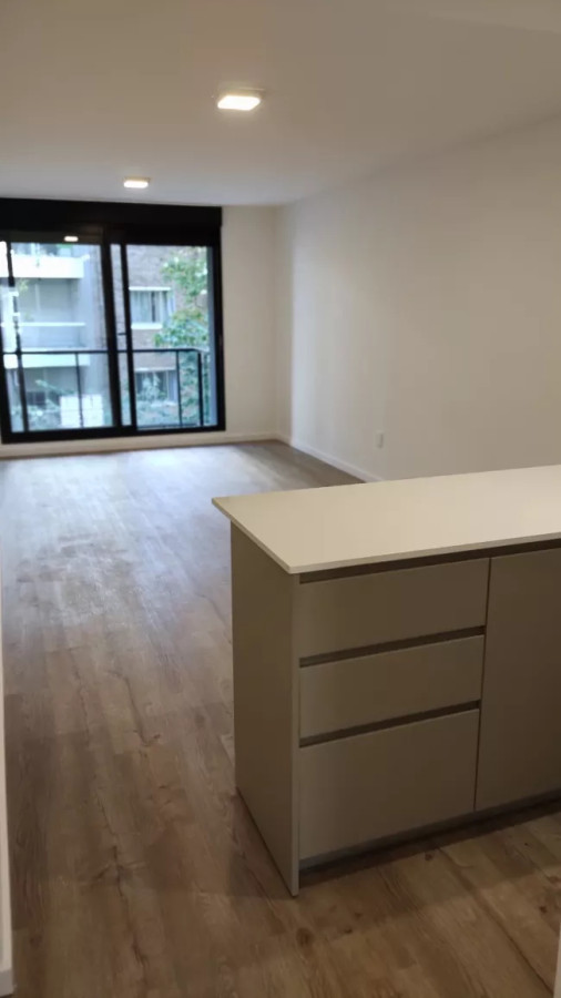 Apartamento ID.4590 - Alquiler Apartamento 2 Dormitorios Cordón con Balcón 