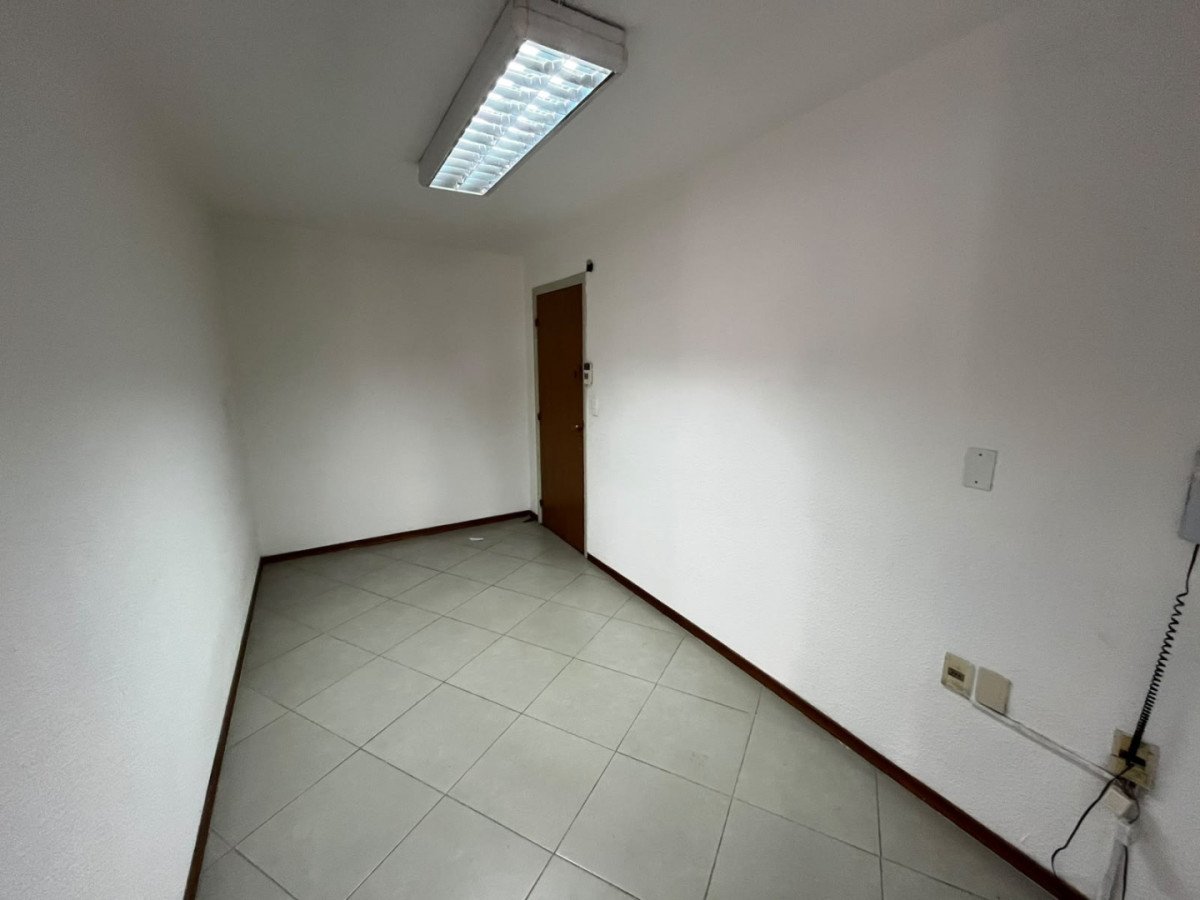 Apartamento ID.6580 - Venta con Renta Apartamento 1 Dormitorio Tres Cruces Cochera