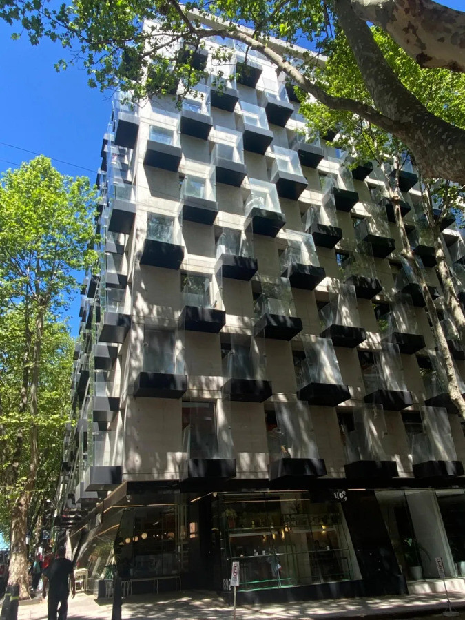 Apartamento ID.5404 - Alquiler o Venta Apartamento 2 Dormitorios Centro con balcon