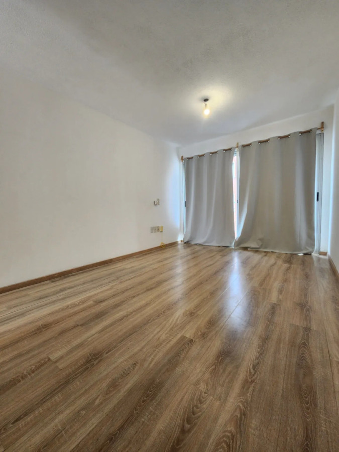Apartamento ID.6730 - Alquiler Apartamento Monoambiente Grande Pocitos con Patio
