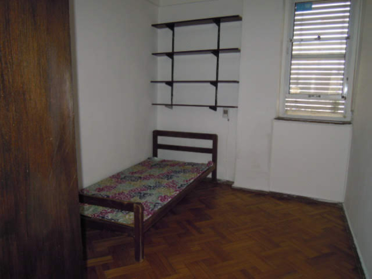 Apartamento ID.6470 - Venta con Renta Apartamento 2 Dormitorios Cordón con balcon