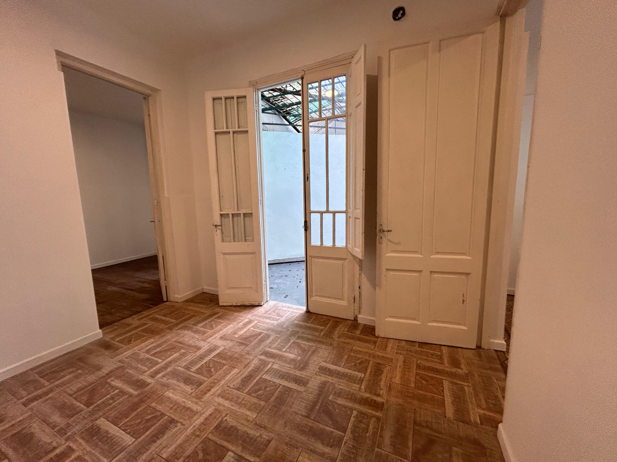 Apartamento ID.4805 - Alquiler Apartamento 2 Dormitorios Pocitos con patio interno