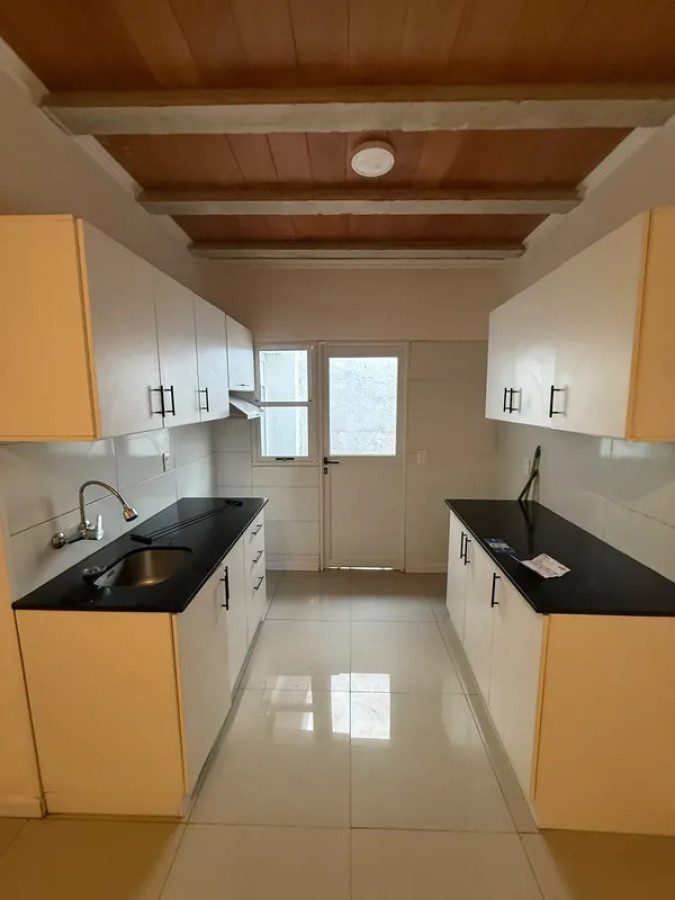 Apartamento ID.6717 - Alquiler Apartamento 1 Dormitorio Barrio Sur con patio