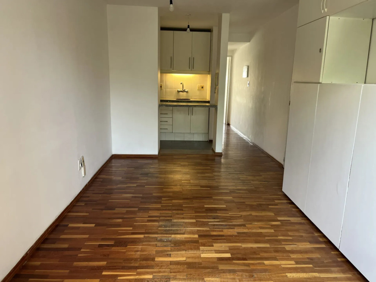 Apartamento ID.5843 - Alquiler Apartamento 1 Dormitorio Pocitos con Balcon 