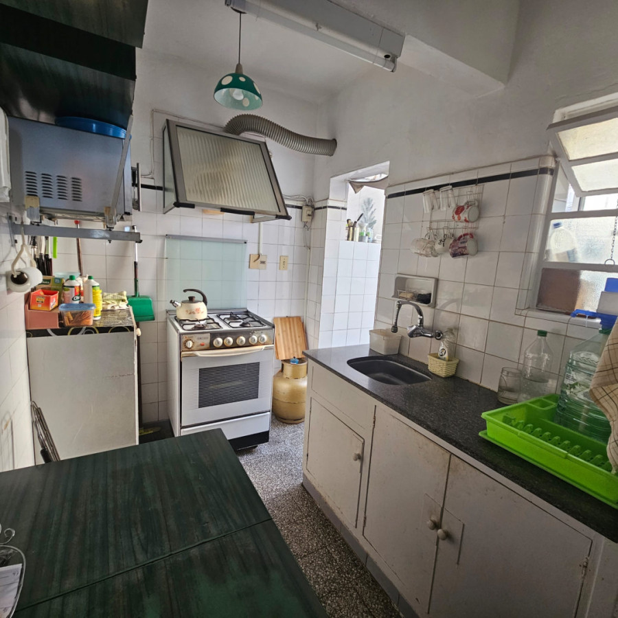 Apartamento ID.5538 - Venta Apartamento 2 Dormitorios Ciudad Vieja con balcon