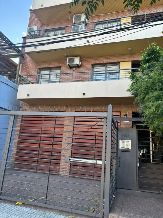 Apartamento ID.6145 - Alquiler Apartamento 4 Dormitorios Pocitos con balcon