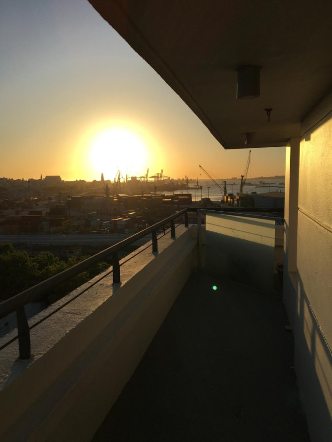 Apartamento ID.6754 - Alquiler Apartamento 1 Dormitorio Pocitos con balcon y garaje 