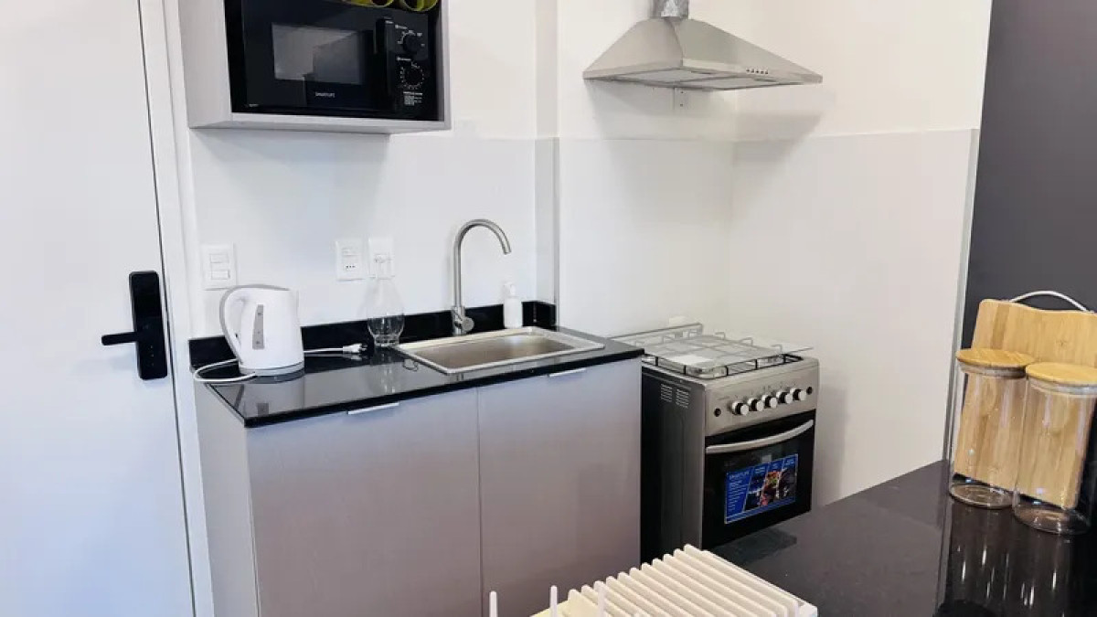 Apartamento ID.6077 - Alquiler Apartamento Amoblado 1 Dormitorio Malvin con balcon