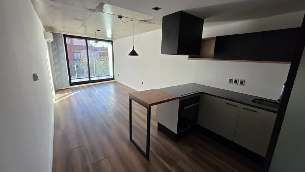 Apartamento ID.6754 - Alquiler Apartamento 1 Dormitorio Pocitos con balcon y garaje 