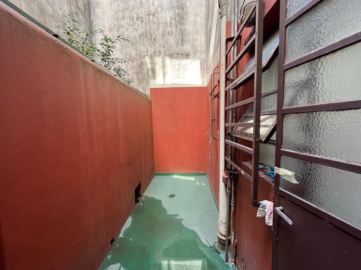 Apartamento ID.5270 - Venta Apartamento 1 Dormitorio Ciudad Vieja con patio