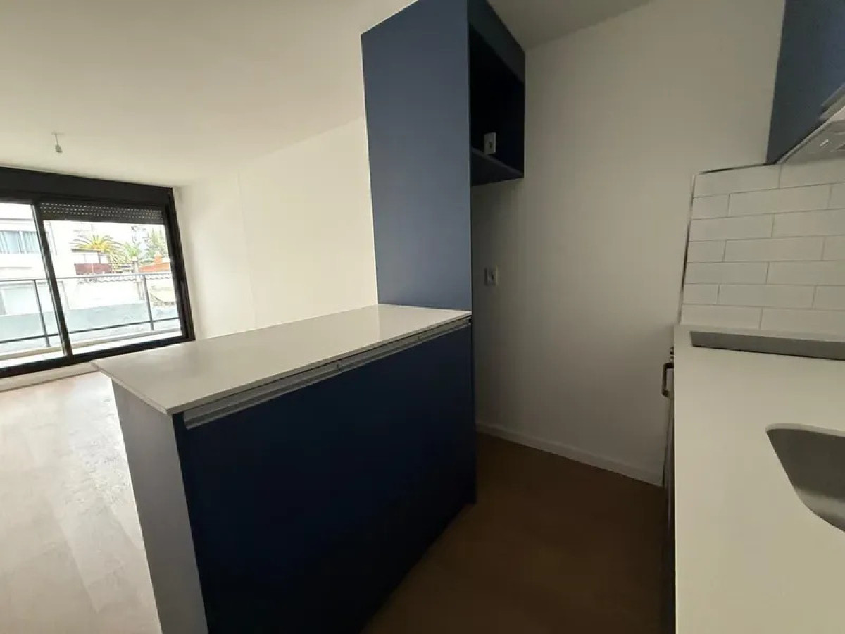 Apartamento ID.6631 - Alquiler o Venta Apartamento Monoambiente Cordon con balcon