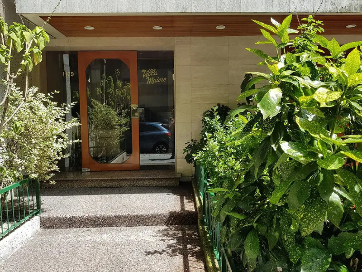 Apartamento ID.6813 - Alquiler Apartamento 1 Dormitorio Pocitos con balcon y garaje