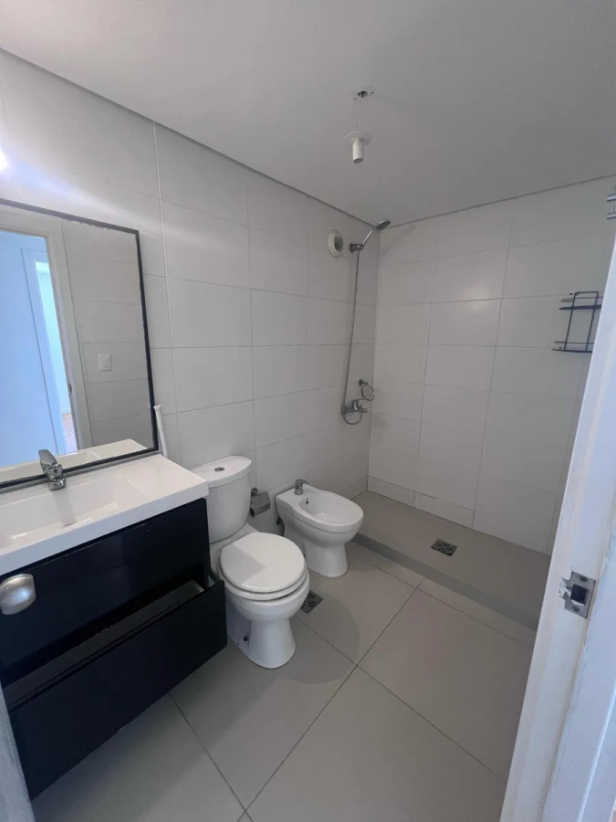 Apartamento ID.5241 - Alquiler Apartamento 2 Dormitorios Jacinto Vera con balcon