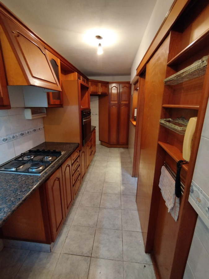 Apartamento ID.6185 - Alquiler Apartamento 3 Dormitorio La Blanqueada con patio