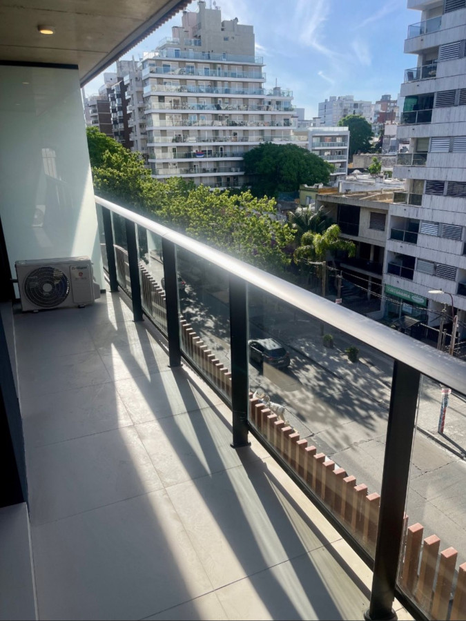 Apartamento ID.4088 - Alquiler Apartamento 1 Dormitorio Pocitos Balcón Cochera