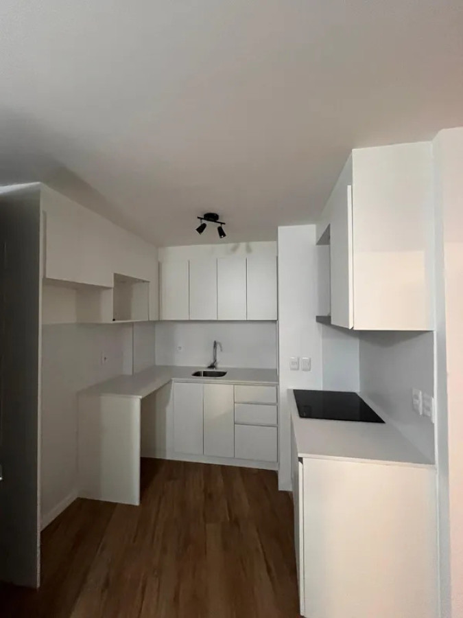Apartamento ID.5704 - Alquiler Apartamento 1 Dormitorio La Comercial con balcon