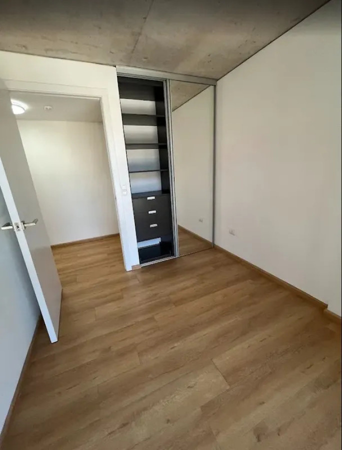 Apartamento ID.6221 - Alquiler Apartamento 2 Dormitorios Centro con balcon y garaje