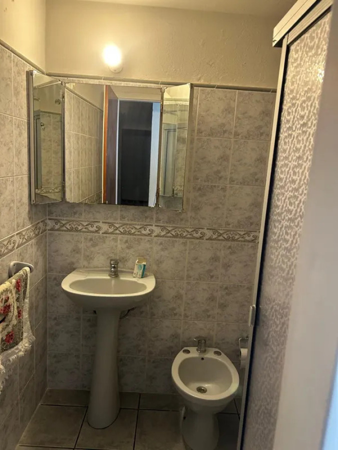 Apartamento ID.6797 - Alquiler Apartamento 3 Dormitorios Barrio Sur con balcon 