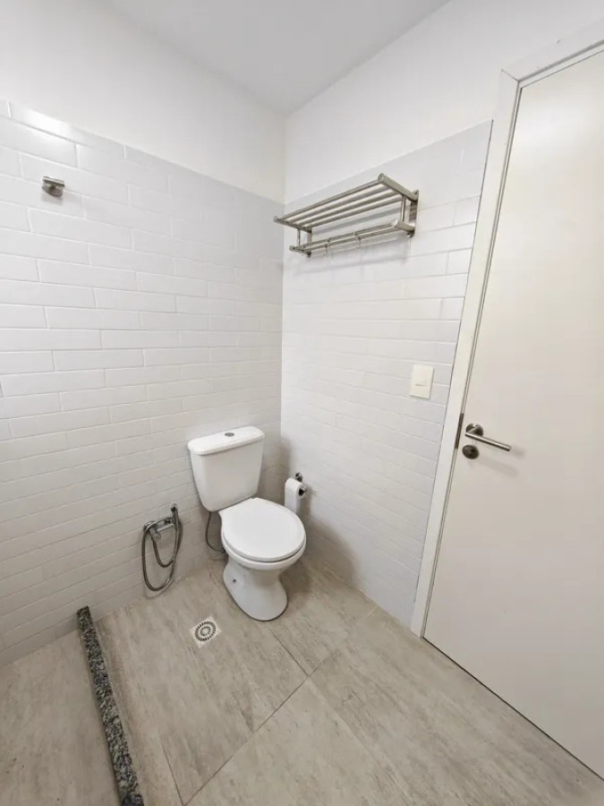 Apartamento ID.6219 - Alquiler Apartamento 2 Dormitorios Buceo con patio y cochera