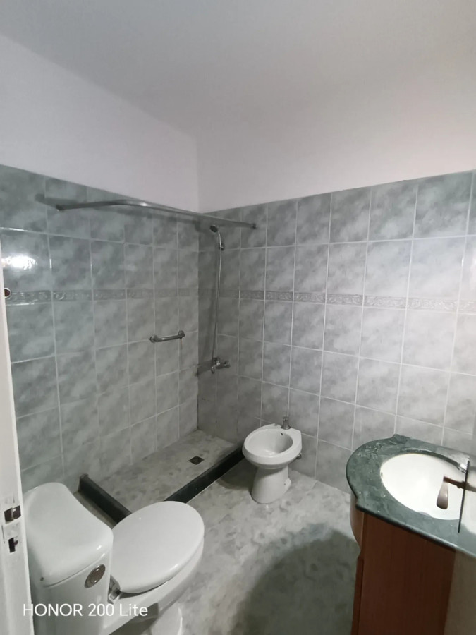 Apartamento ID.6744 - Alquiler Apartamento 1 Dormitorio La Comercial con Patio