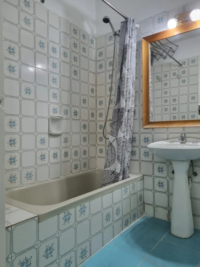 Apartamento ID.5173 - Alquiler Apartamento 2 Dormitorios Ciudad Vieja con balcon 