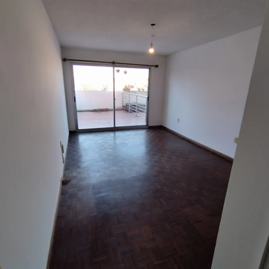 Apartamento ID.5217 - Alquiler Apartamento Monoambiente Pocitos con Patio