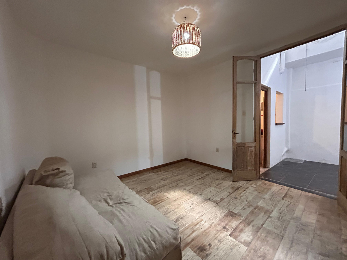 Apartamento ID.4637 - Venta con Renta Apartamento 2 Dormitorios Tres Cruces