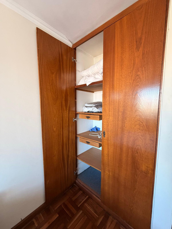 Apartamento ID.6430 - Alquiler Apartamento 2 Dormitorios Pocitos balcon y cochera