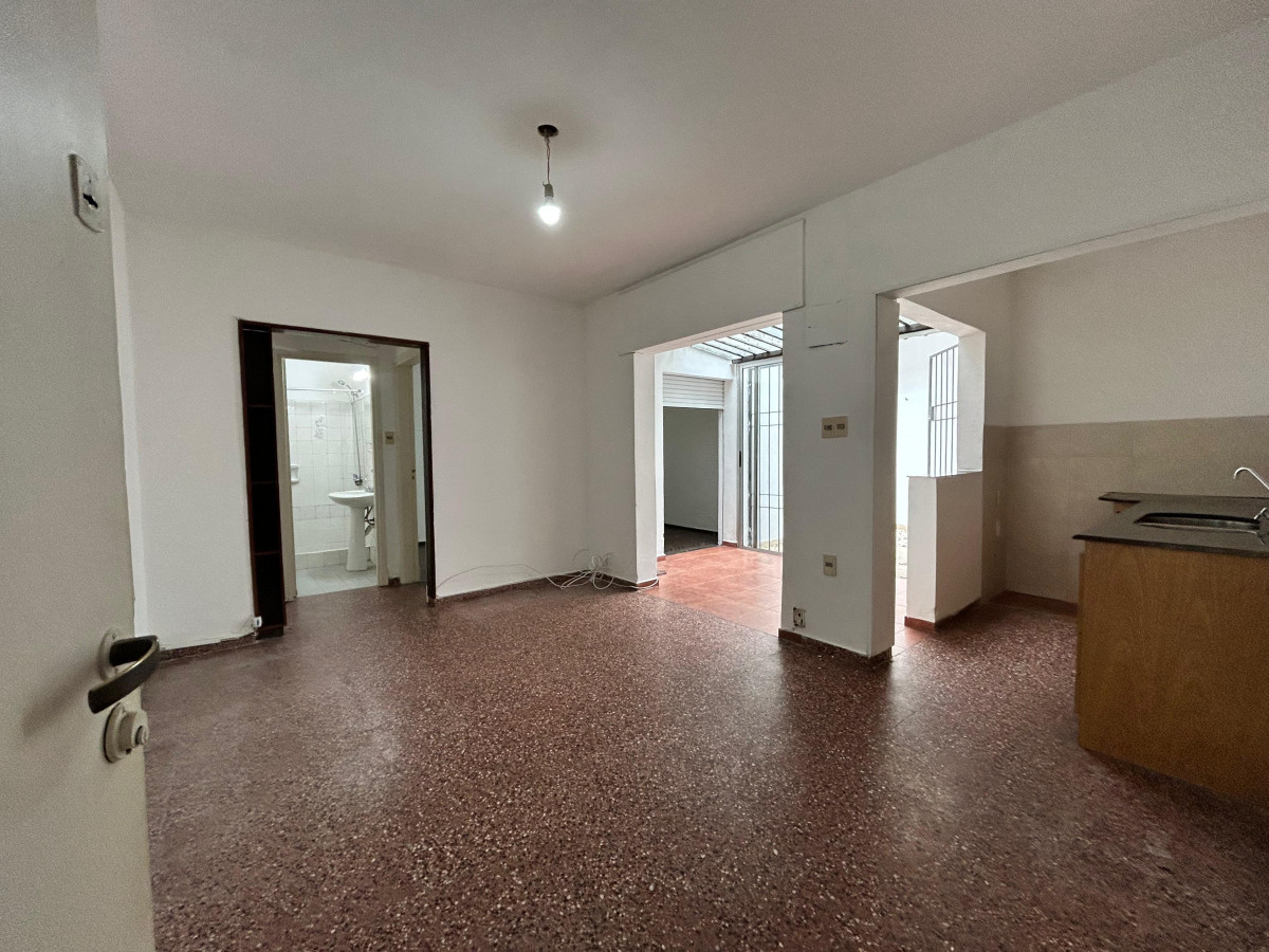 Apartamento ID.4570 - Venta Apartamento 1 Dormitorio La Blanqueada con Patio