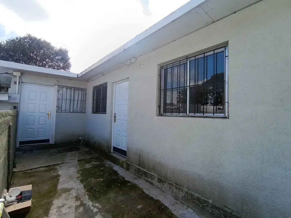 Apartamento ID.6258 - Alquiler Apartamento 2 Dormitorios Brazo Oriental con patio 