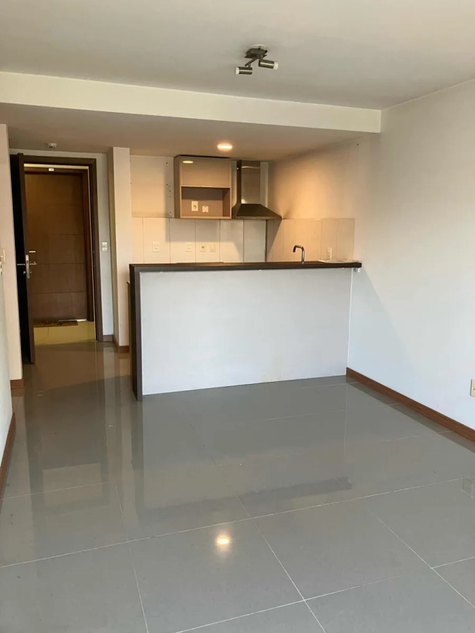 Apartamento ID.4789 - Alquiler Apartamento 2 Dormitorios Centro con balcón y garaje