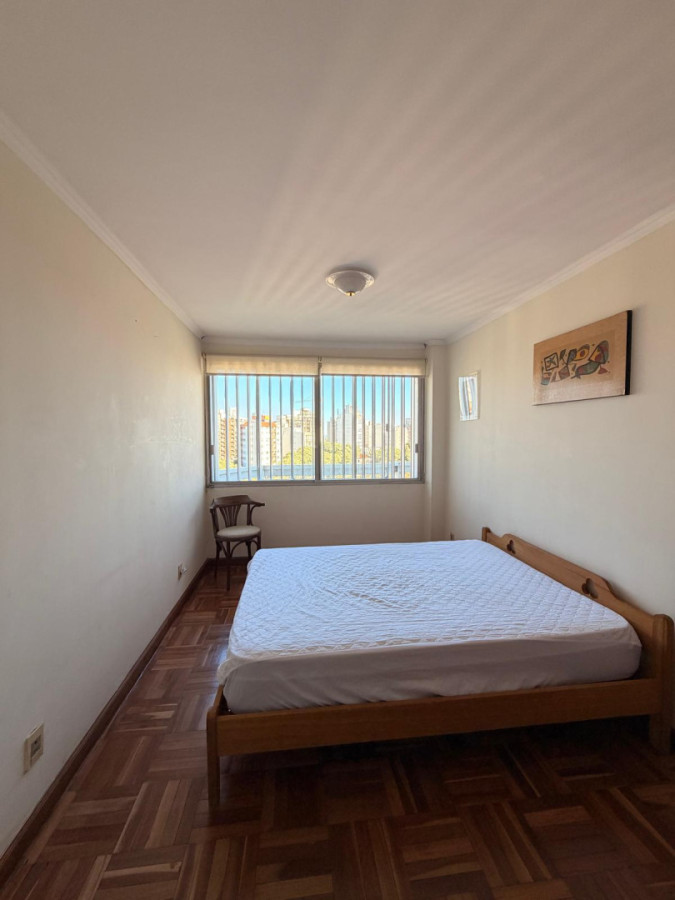 Apartamento ID.6430 - Alquiler Apartamento 2 Dormitorios Pocitos balcon y cochera