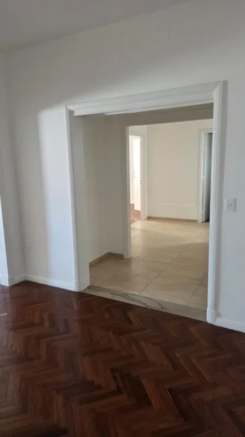 Apartamento ID.6827 - Alquiler Apartamento 1 Dormitorio La Comercial con patio 
