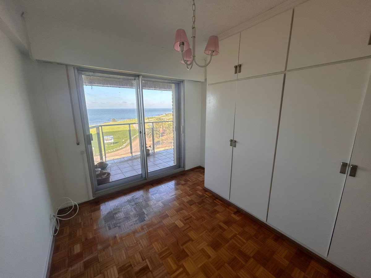 Apartamento ID.4766 - Alquiler Apartamento 4 Dormitorios Punta Carretas con garaje