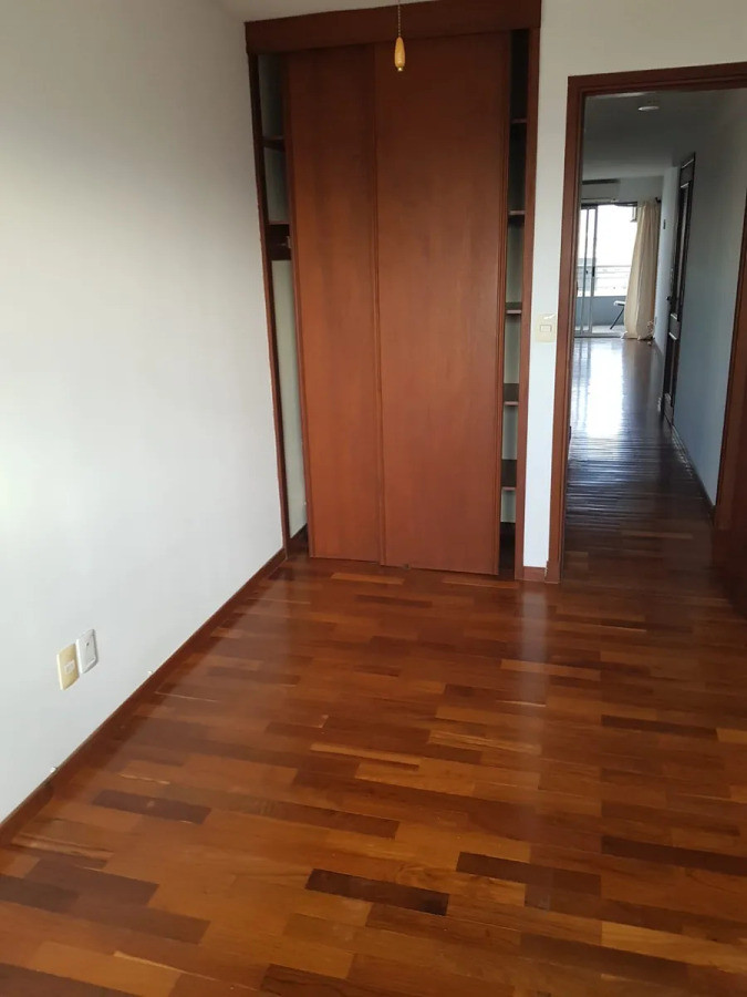 Apartamento ID.5366 - Alquiler Apartamento 1 Dormitorio Pocitos con balcón y garaje