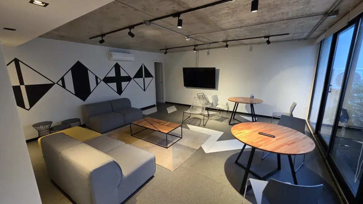Apartamento ID.6754 - Alquiler Apartamento 1 Dormitorio Pocitos con balcon y garaje 