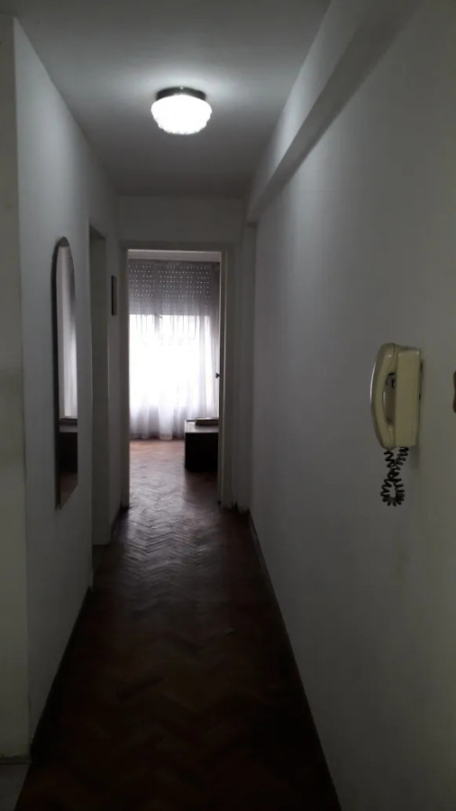 Apartamento ID.5270 - Venta Apartamento 1 Dormitorio Ciudad Vieja con patio