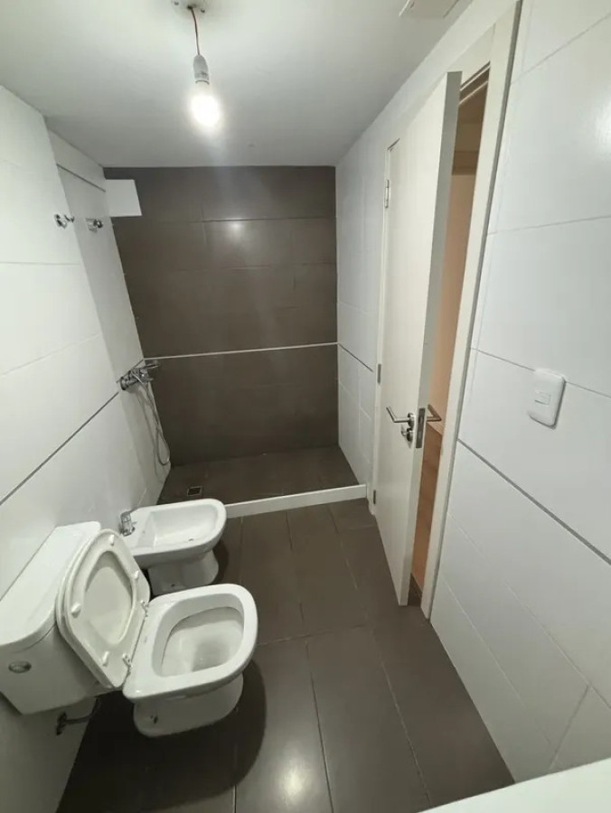 Apartamento ID.6364 - Alquiler Apartamento 2 Dormitorio Cordon con balcon y cochera