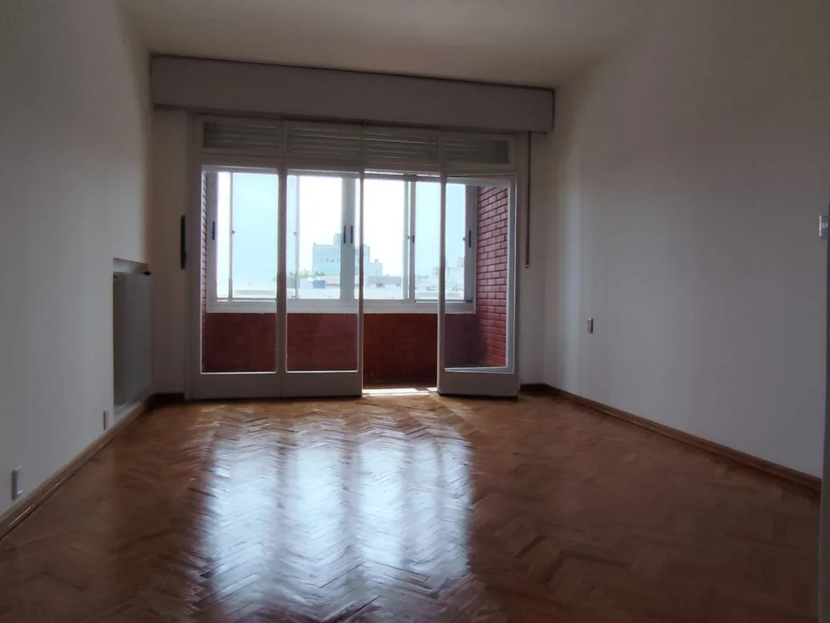 Apartamento ID.5383 - Alquiler o Venta Apartamento 2 Dormitorios Ciudad Vieja