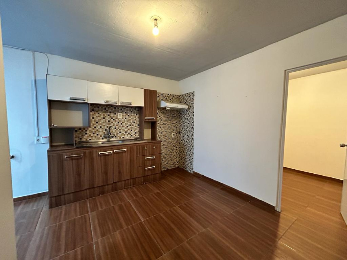 Apartamento ID.1912 - Apartamento Alquiler 1 Dormitorio y Patio La Comercial