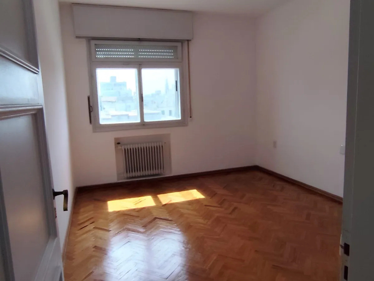 Apartamento ID.5383 - Alquiler o Venta Apartamento 2 Dormitorios Ciudad Vieja