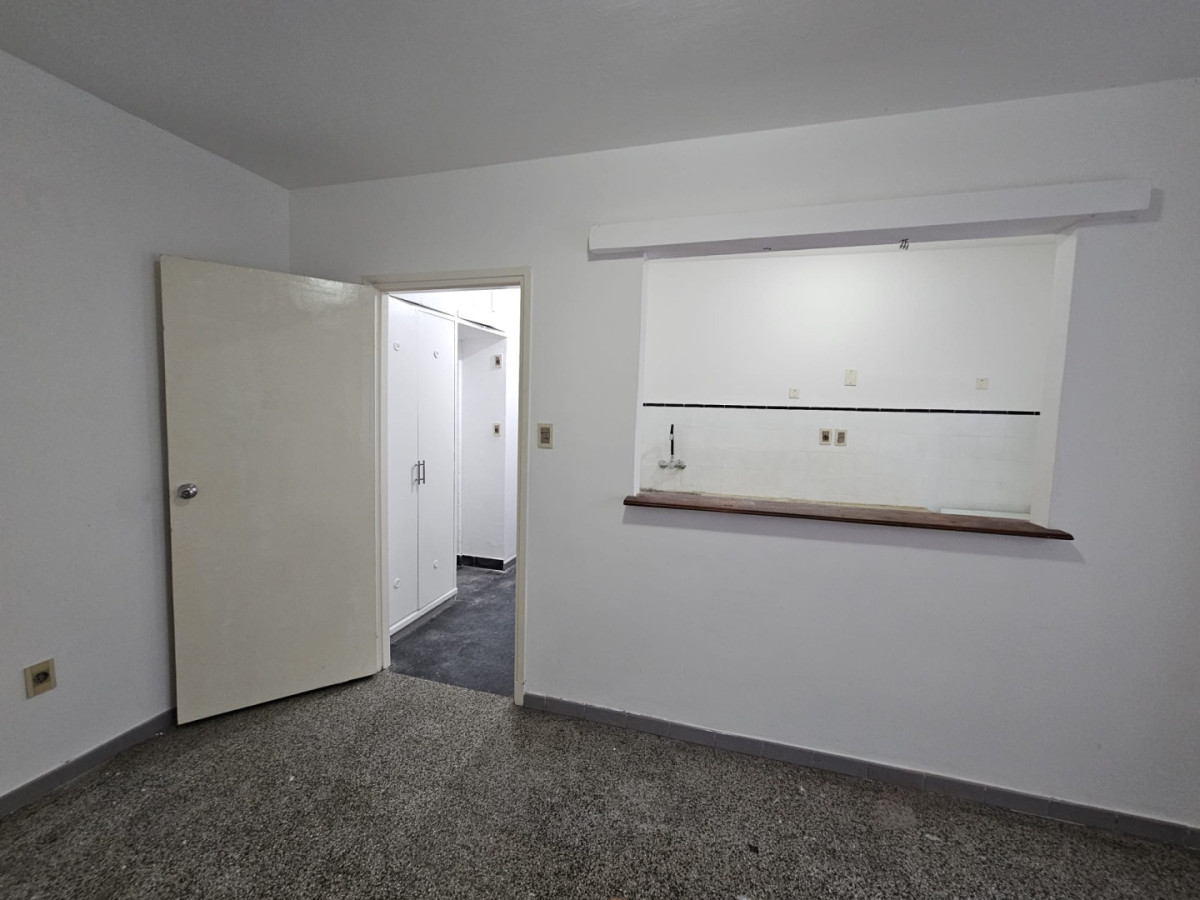 Apartamento ID.6531 - Alquiler Apartamento 1 Dormitorio Ciudad Vieja 