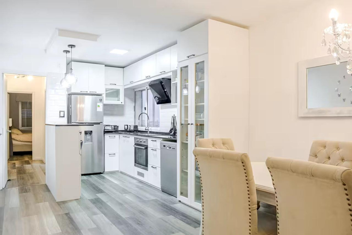 Apartamento ID.4361 - Alquiler Apartamento 3 Dormitorios Malvin Amoblado Frente a Playa