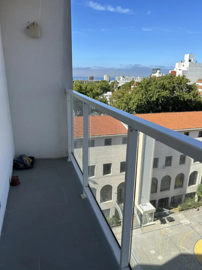 Apartamento ID.6156 - Alquiler Apartamento 2 Dormitorios Cordón con balcon y garaje